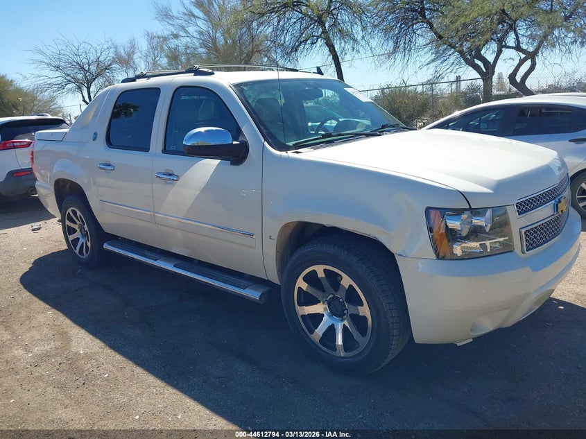 2013 CHEVROLET AVALANCHE LTZ