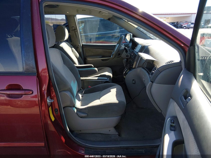 2010 Toyota Sienna Le