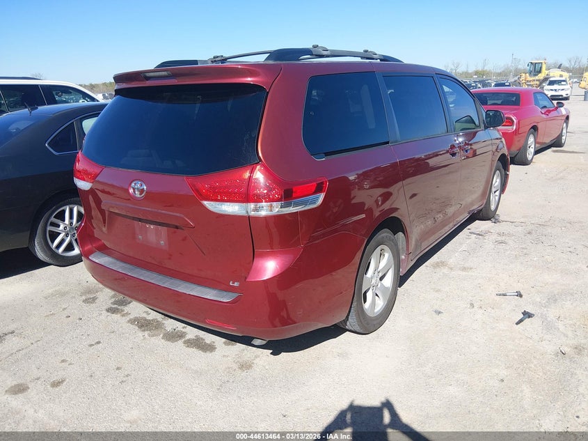 2012 Toyota Sienna Le V6 8 Passenger