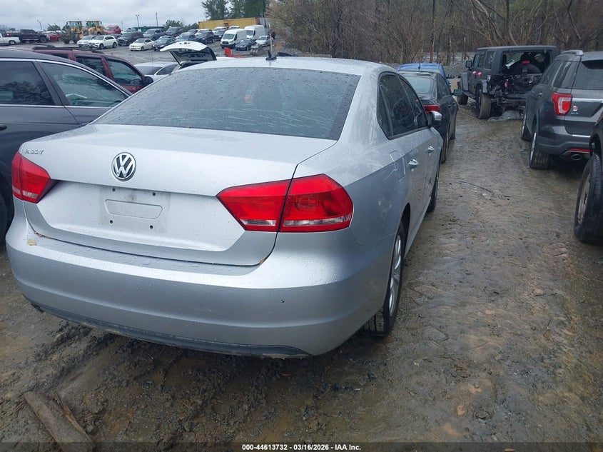2013 Volkswagen Passat S