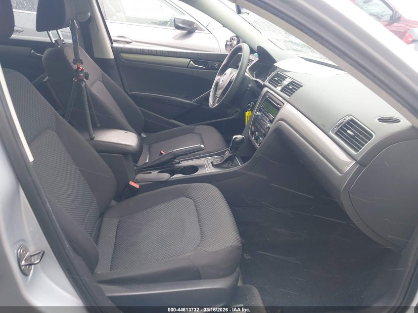 2013 Volkswagen Passat S