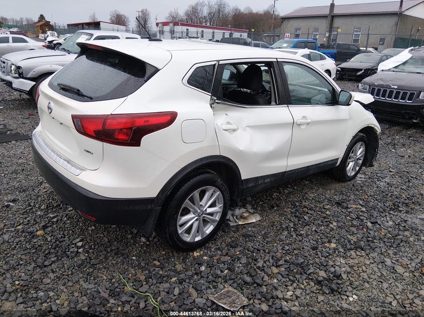 2017 Nissan Rogue Sport S