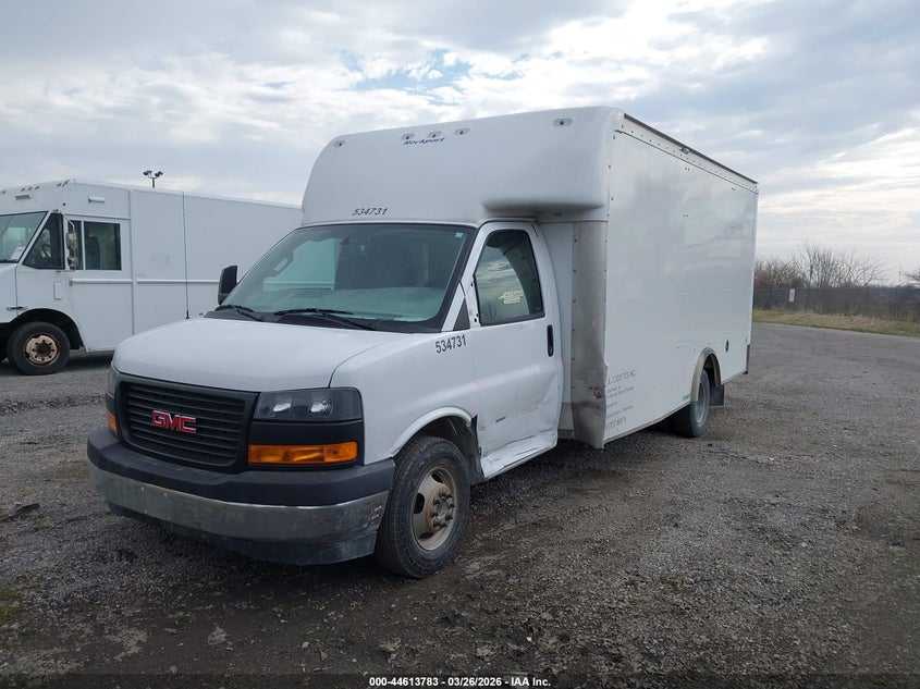 2023 GMC SAVANA CUTAWAY auction photo 2