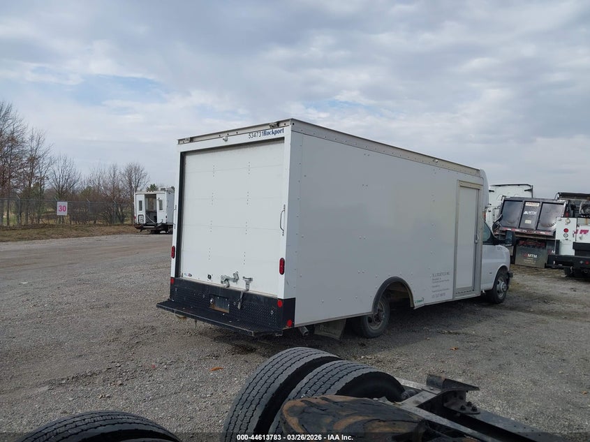 2023 GMC SAVANA CUTAWAY auction photo 4