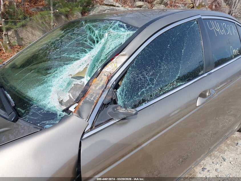 2010 HONDA ACCORD auction photo 6
