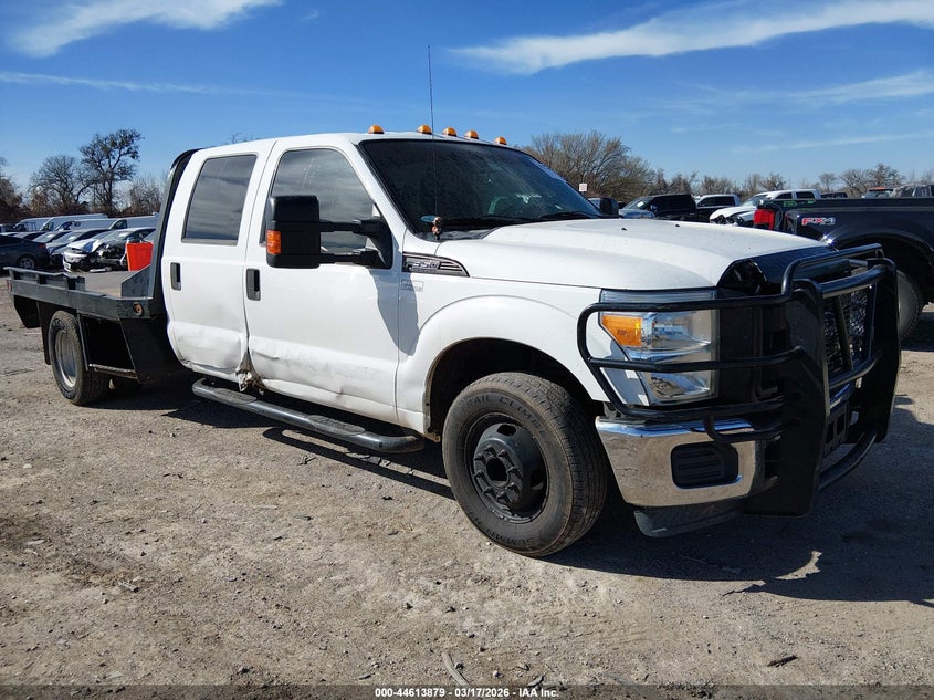 2011 FORD F-350 CHASSIS XL