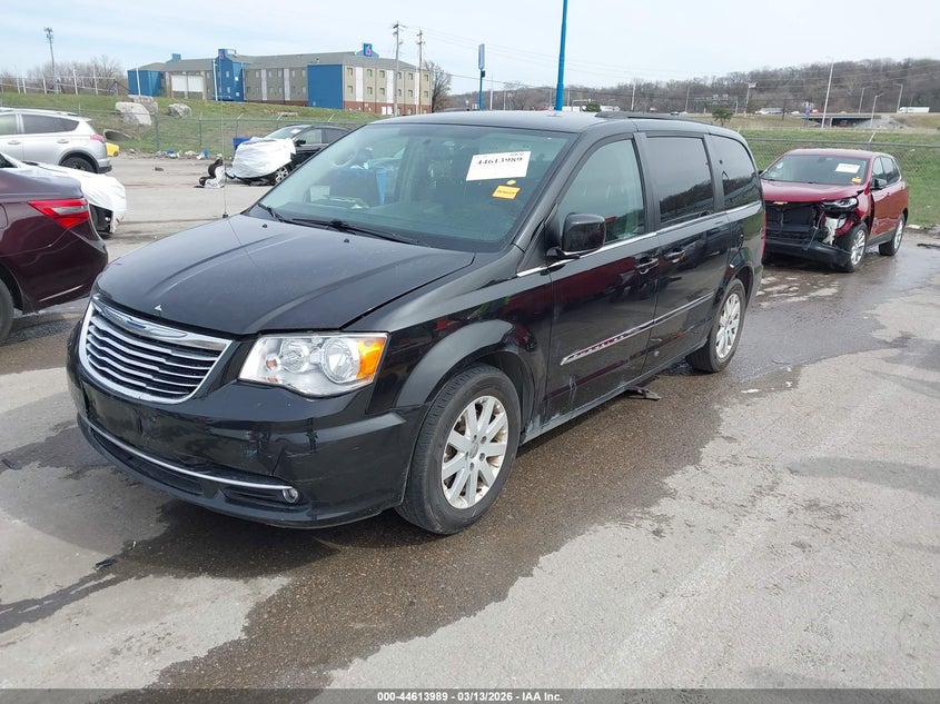 2016 Chrysler Town & Country Touring