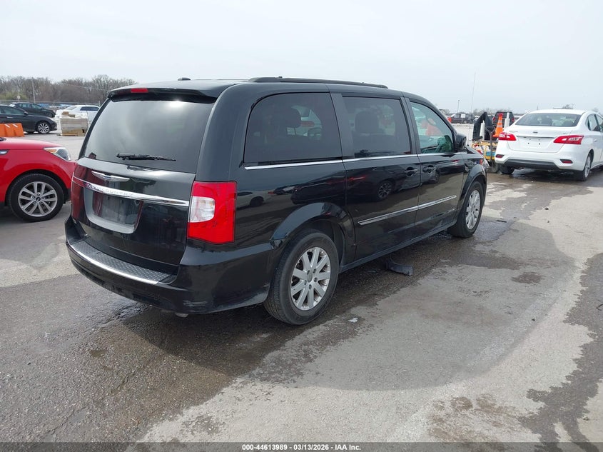 2016 Chrysler Town & Country Touring