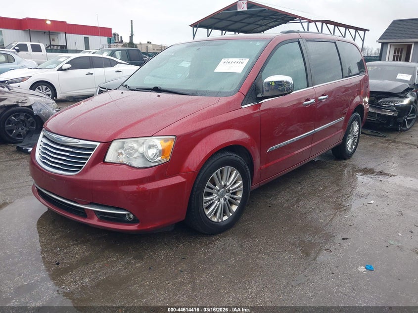 2013 Chrysler Town & Country Touring-L