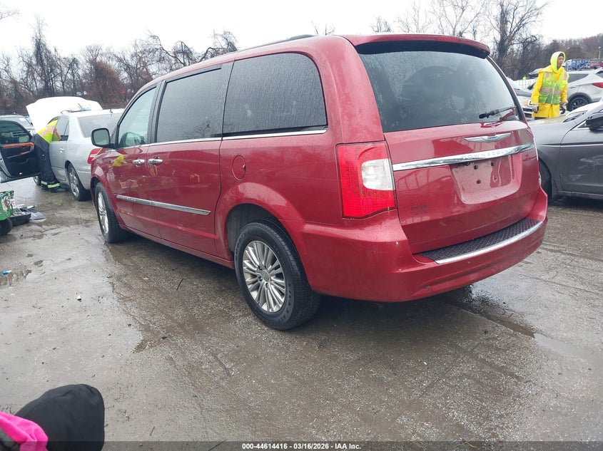 2013 Chrysler Town & Country Touring-L