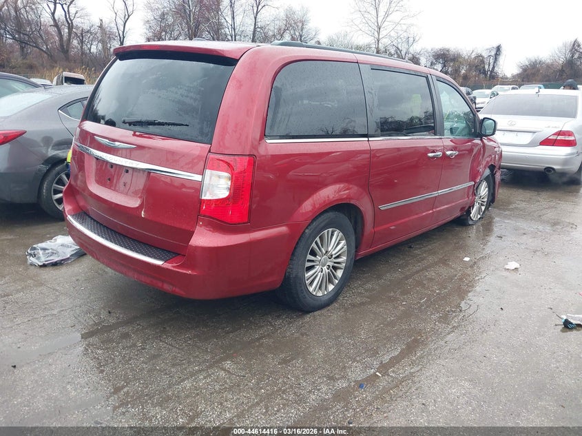 2013 Chrysler Town & Country Touring-L
