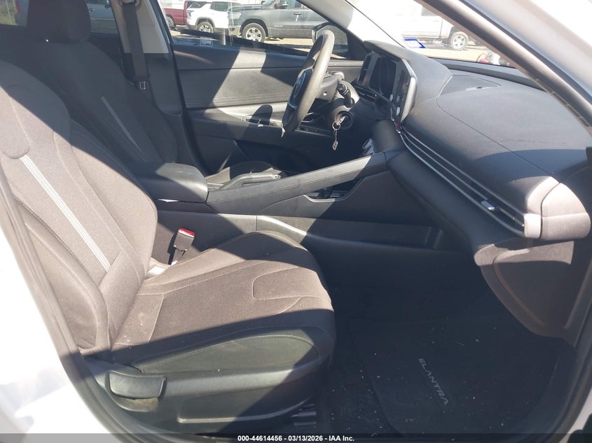 2021 Hyundai Elantra Se