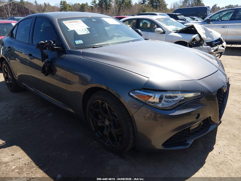 2021 Alfa Romeo Giulia Awd