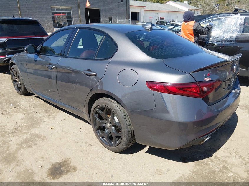 2021 Alfa Romeo Giulia Awd