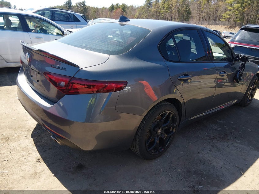 2021 Alfa Romeo Giulia Awd