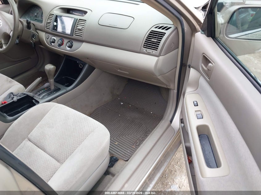 2004 Toyota Camry Le