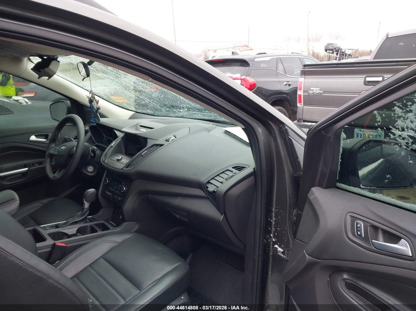 VIN 1FMCU0GD6HUE90776 2017 FORD ESCAPE SE
