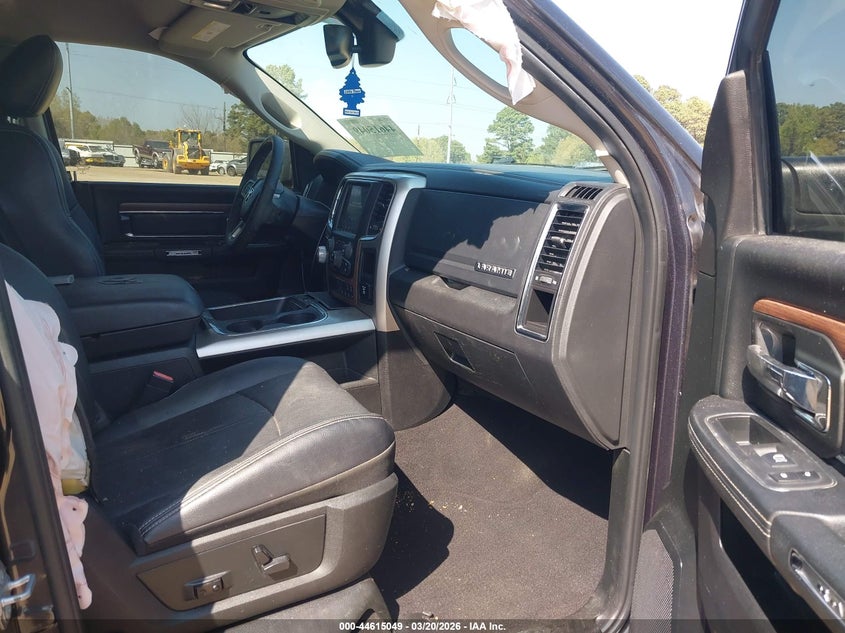 2018 Ram 1500 Laramie 4X2 6'4 Box