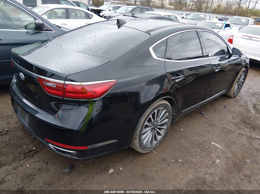 2017 Kia Cadenza Technology