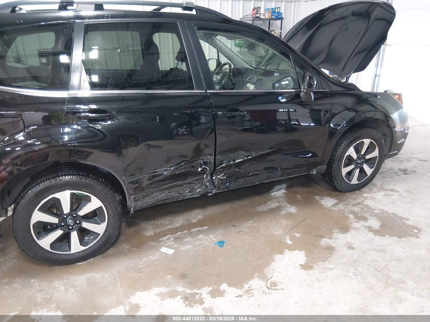 2017 SUBARU FORESTER auction photo 6