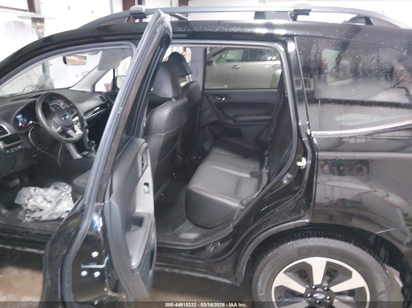 2017 SUBARU FORESTER auction photo 8
