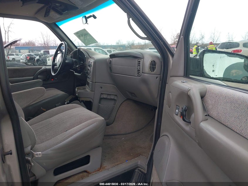 2002 Chevrolet Astro Ls