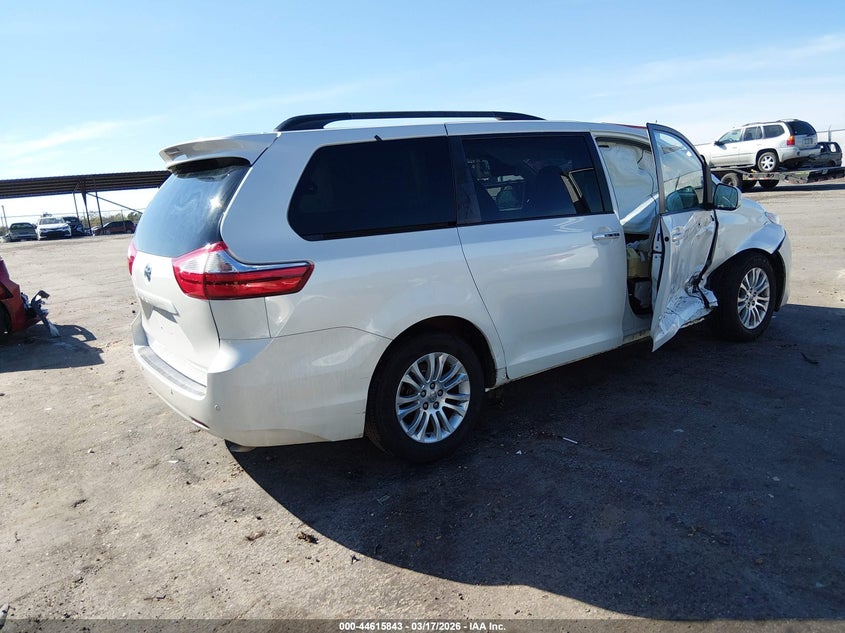 2015 Toyota Sienna Xle 8 Passenger