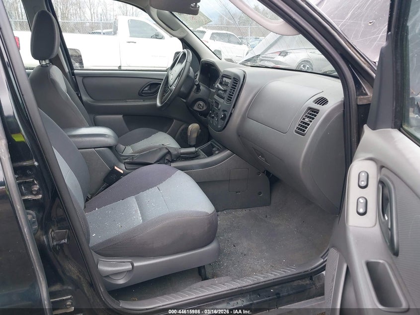 2005 Ford Escape Xls