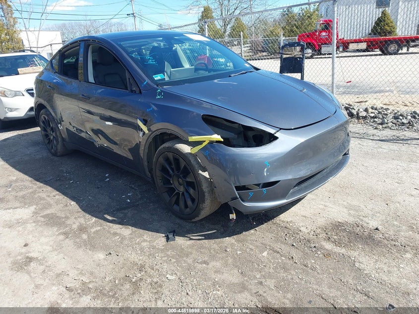 2022 Tesla Model Y Long Range Dual Motor All-Wheel Drive