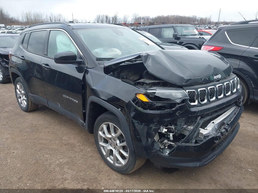 2023 Jeep Compass Latitude Lux Fwd