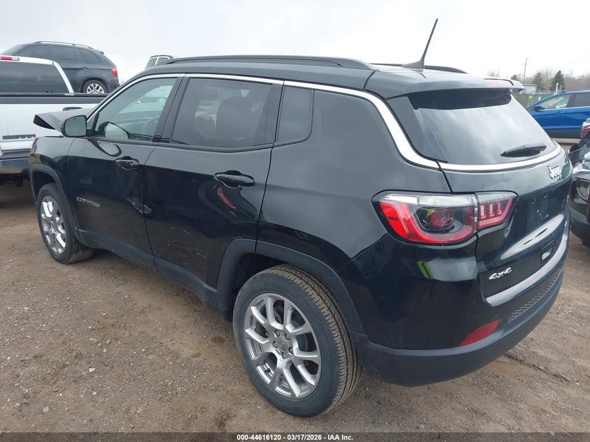 2023 Jeep Compass Latitude Lux Fwd
