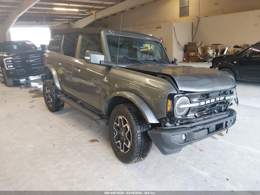 2022 Ford Bronco Outer Banks