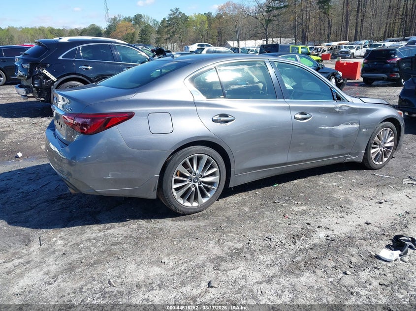 2018 Infiniti Q50 2.0T Luxe