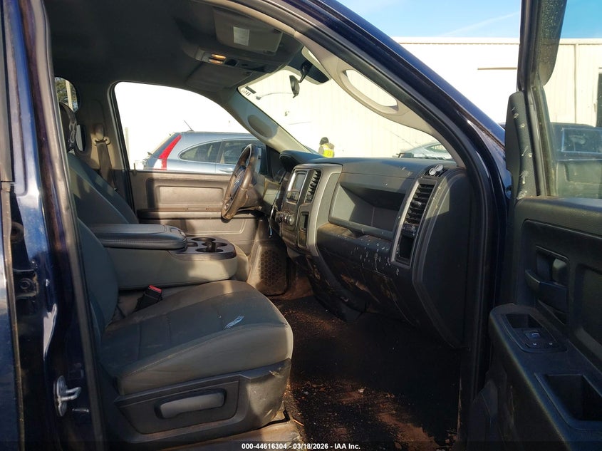 2017 Ram 1500 Express 4X4 6'4 Box