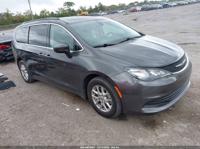 2020 Chrysler Voyager Lxi