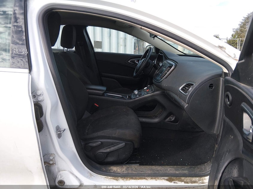 2016 Chrysler 200 Limited