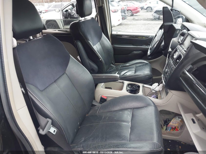 2011 Chrysler Town & Country Limited