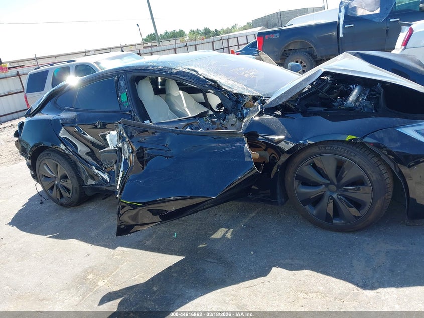 2022 Tesla Model S Plaid Tri Motor All-Wheel Drive VIN: 5YJSA1E60NF472071 Lot: 44616862