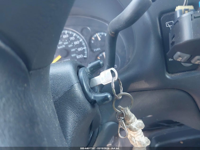 2000 Chevrolet Blazer Ls VIN: 1GNDT13W2Y2323228 Lot: 44617187