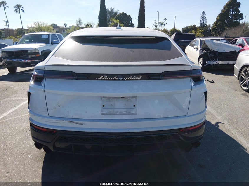 LAMBORGHINI URUS - zdjecie 17