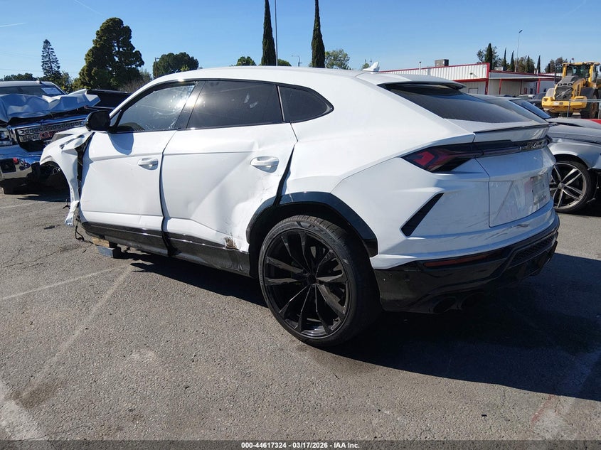 2022 LAMBORGHINI URUS auction photo 3