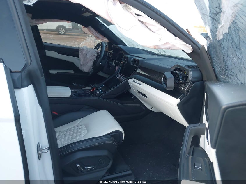 2022 LAMBORGHINI URUS auction photo 5