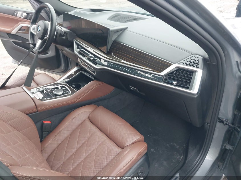 2025 BMW X6 xDrive40I