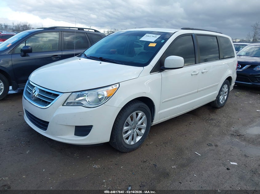 2012 Volkswagen Routan Se