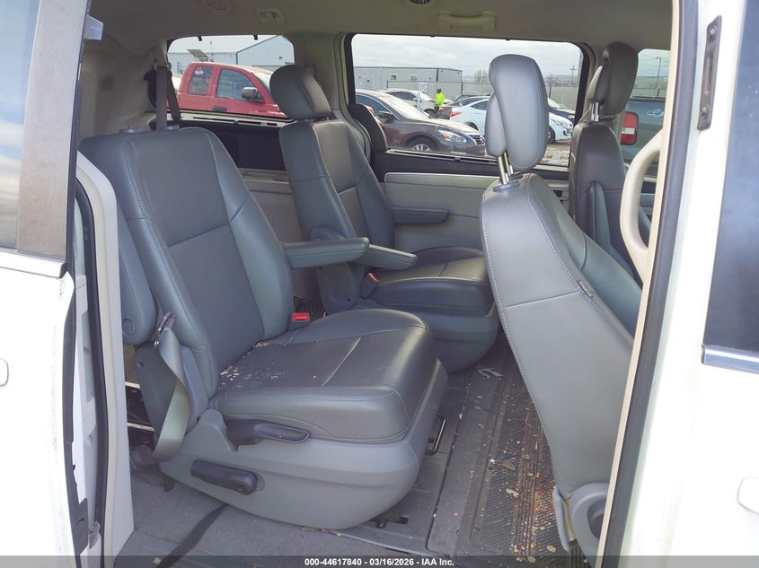 2012 Volkswagen Routan Se VIN: 2C4RVABG8CR393555 Lot: 44617840