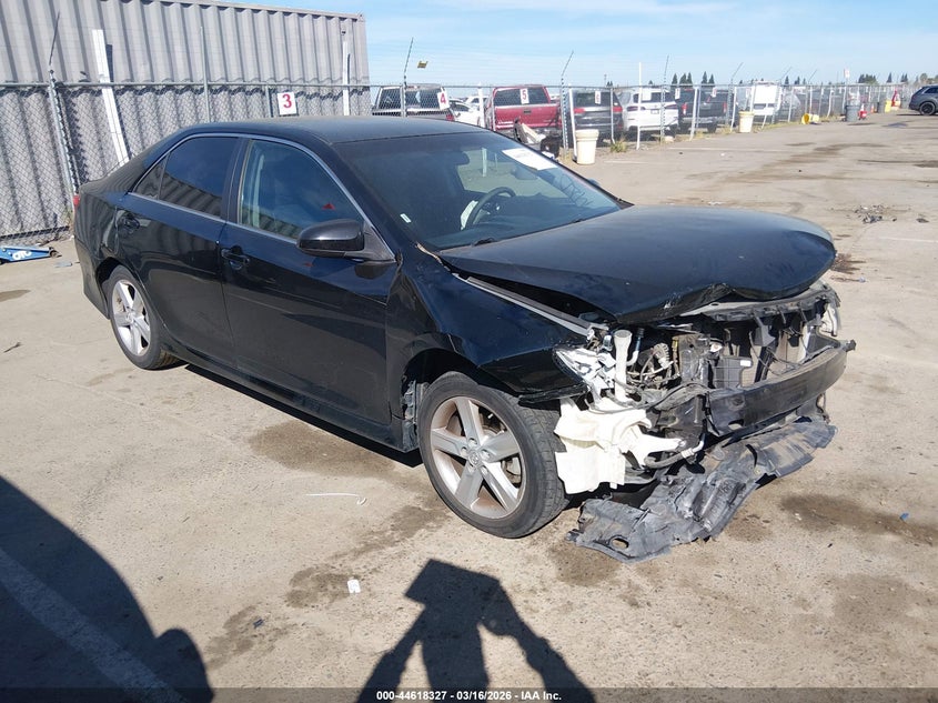 2013 TOYOTA CAMRY SE