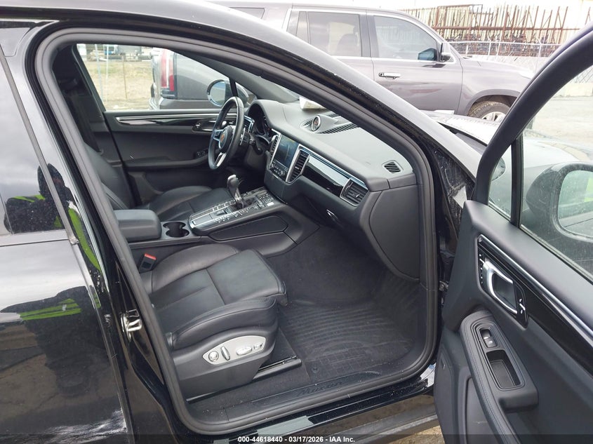 2018 Porsche Macan Sport Edition