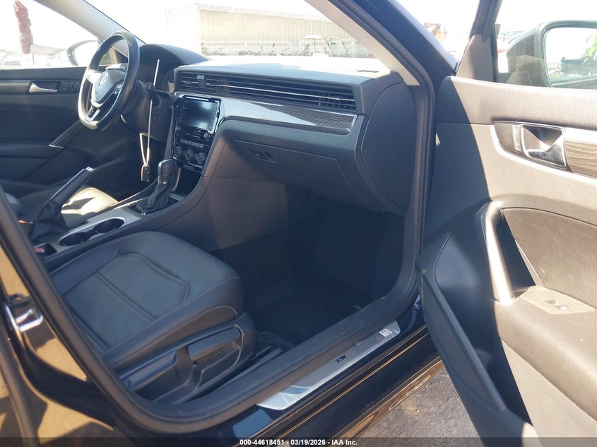 2020 Volkswagen Passat 2.0T R-Line