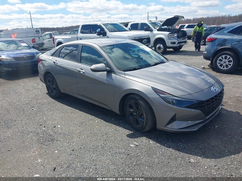 2022 Hyundai Elantra Sel