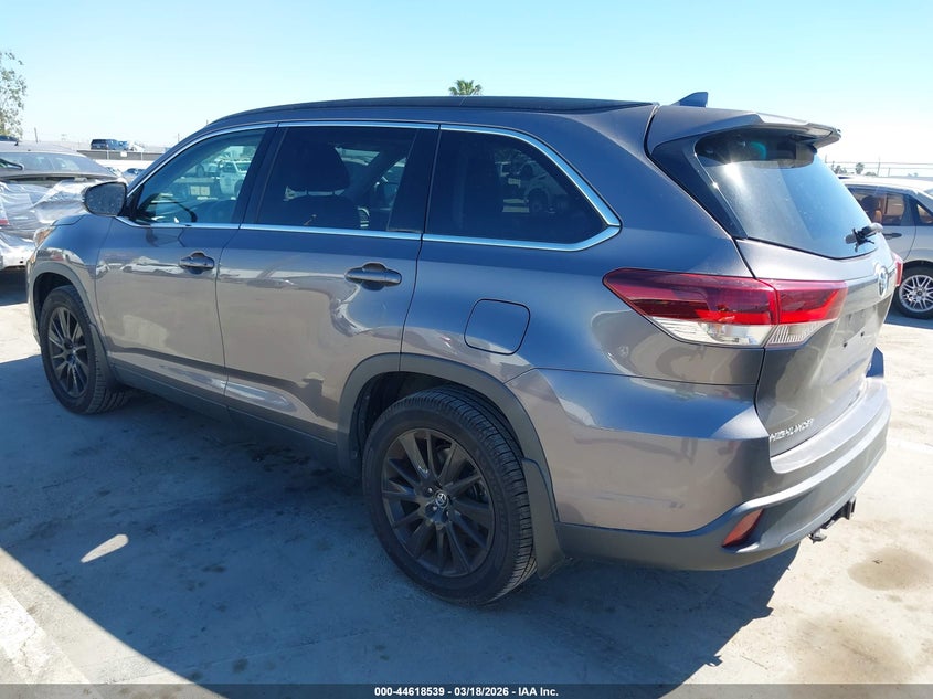 2019 Toyota Highlander Se